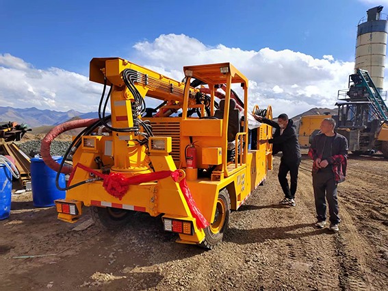 礦用柴油機(jī)濕式混凝土噴射車